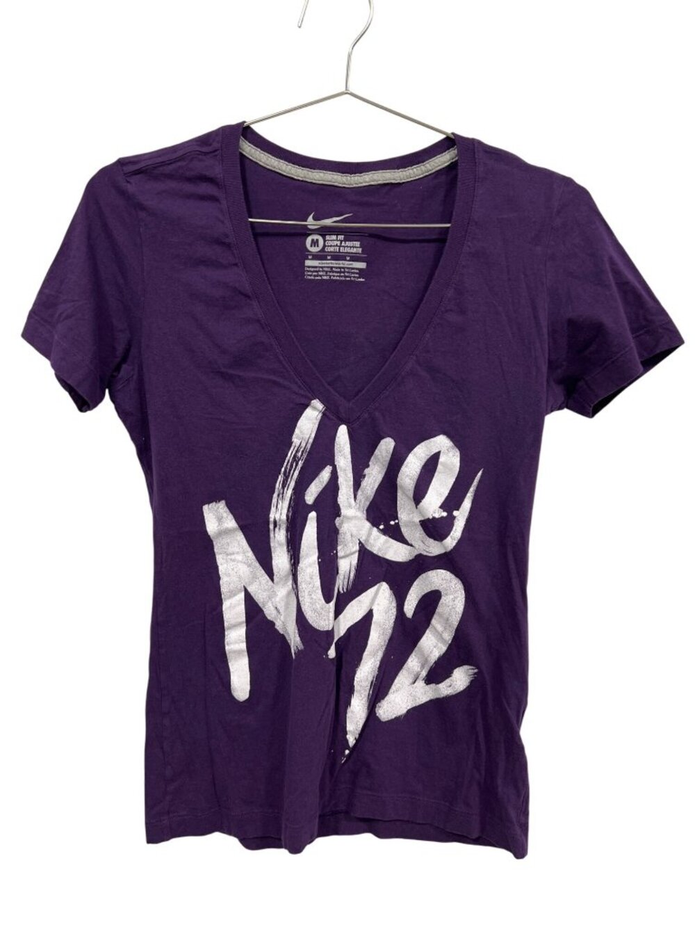 Nike 72 Tee Medium Short Sleeve Slim Fit V-Neck Shirt Purple Athleisure Workout